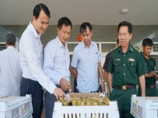 Trao tặng 2.000 con vịt biển cho Bộ đội biên phòng